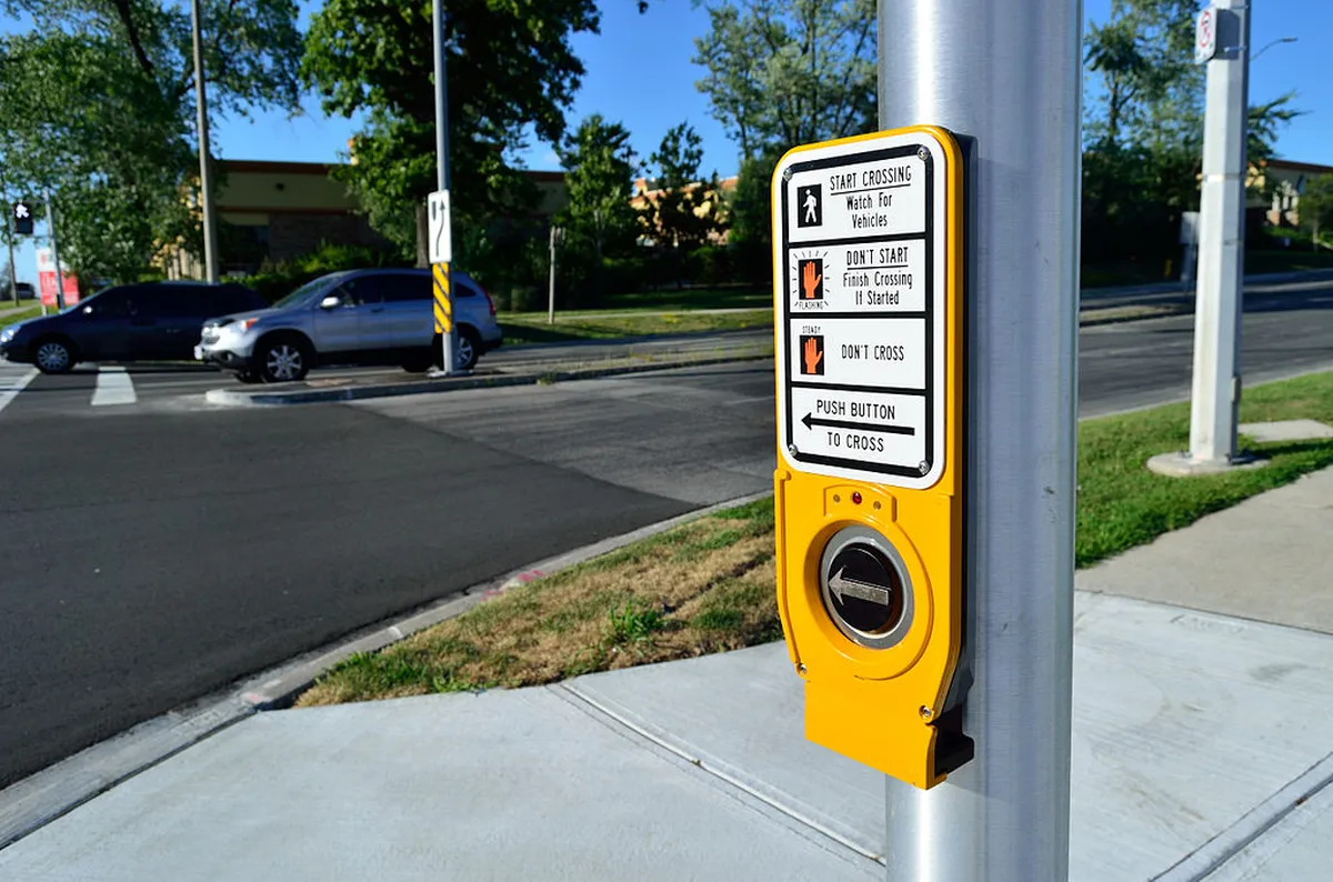 Chicago's Journey Towards Accessible Pedestrian Signals: Progress and Challenges Chicago's Journey Towards Accessible Pedestrian Signals: Progress and Challenges