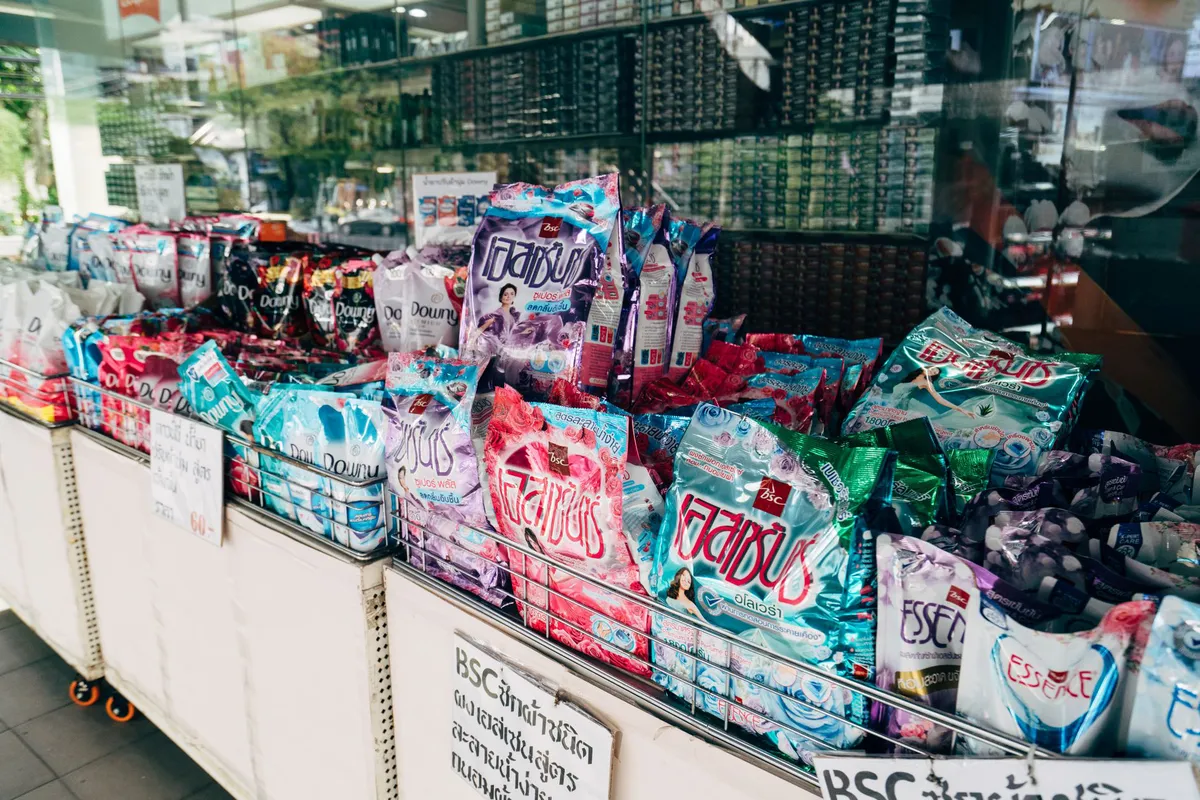protein powder products display