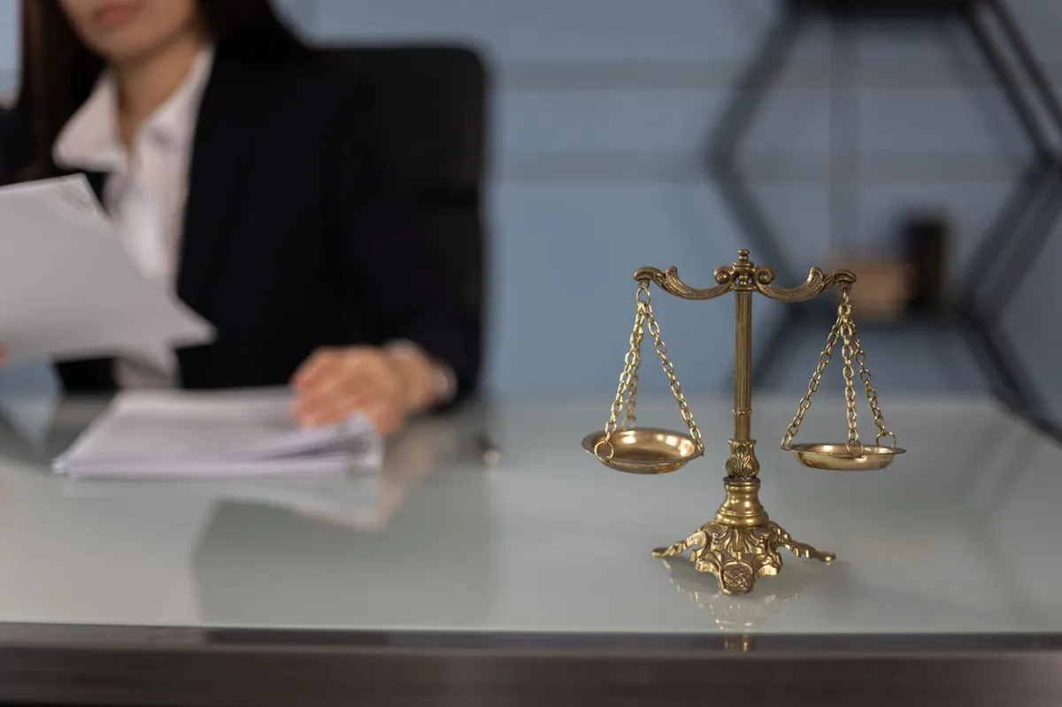 legal documents and scales