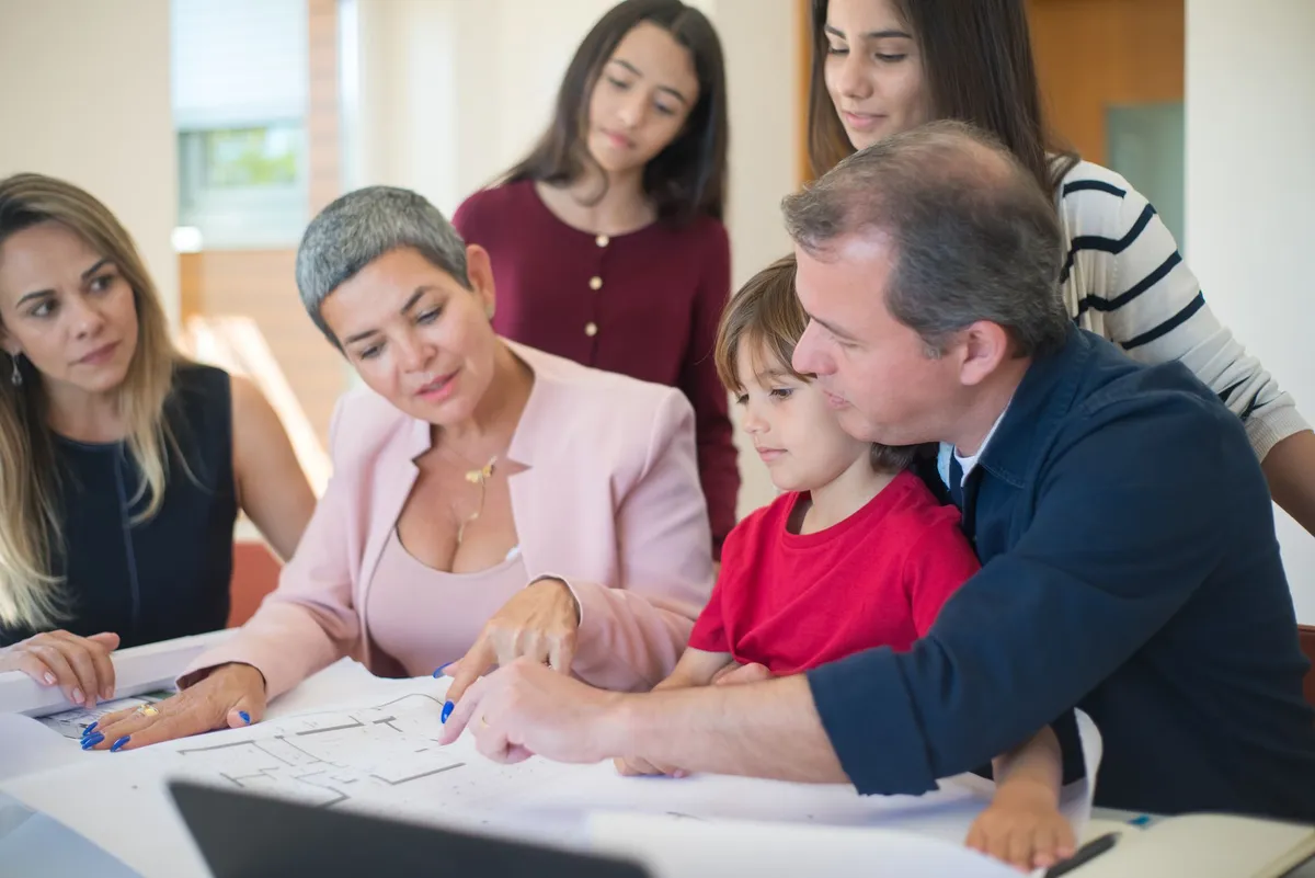 family meeting discussing estate planning