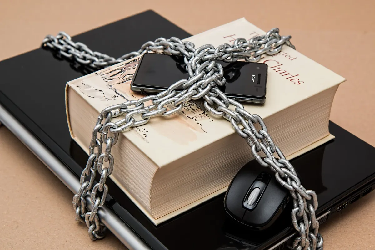 hotel booking fraud