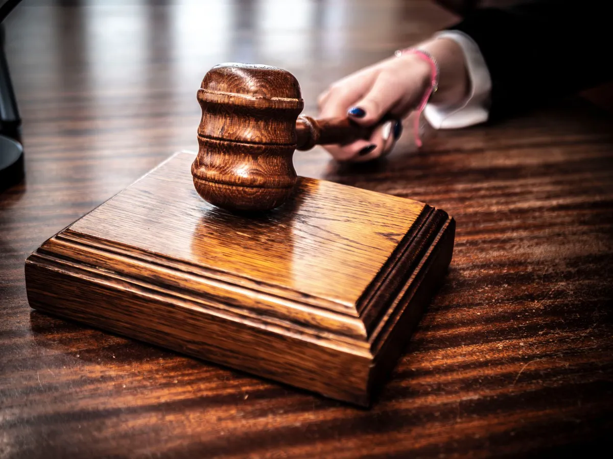 courtroom jury deliberation