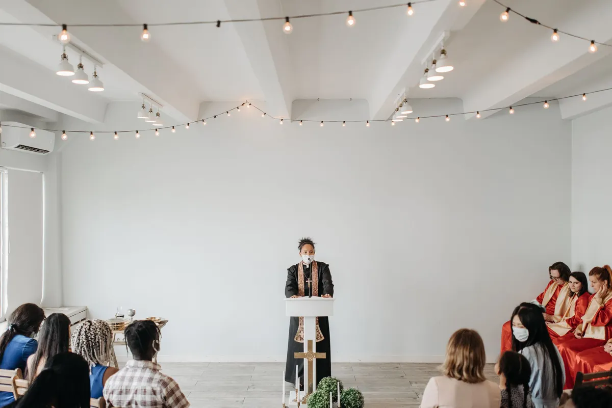 pastor speaking to a congregation