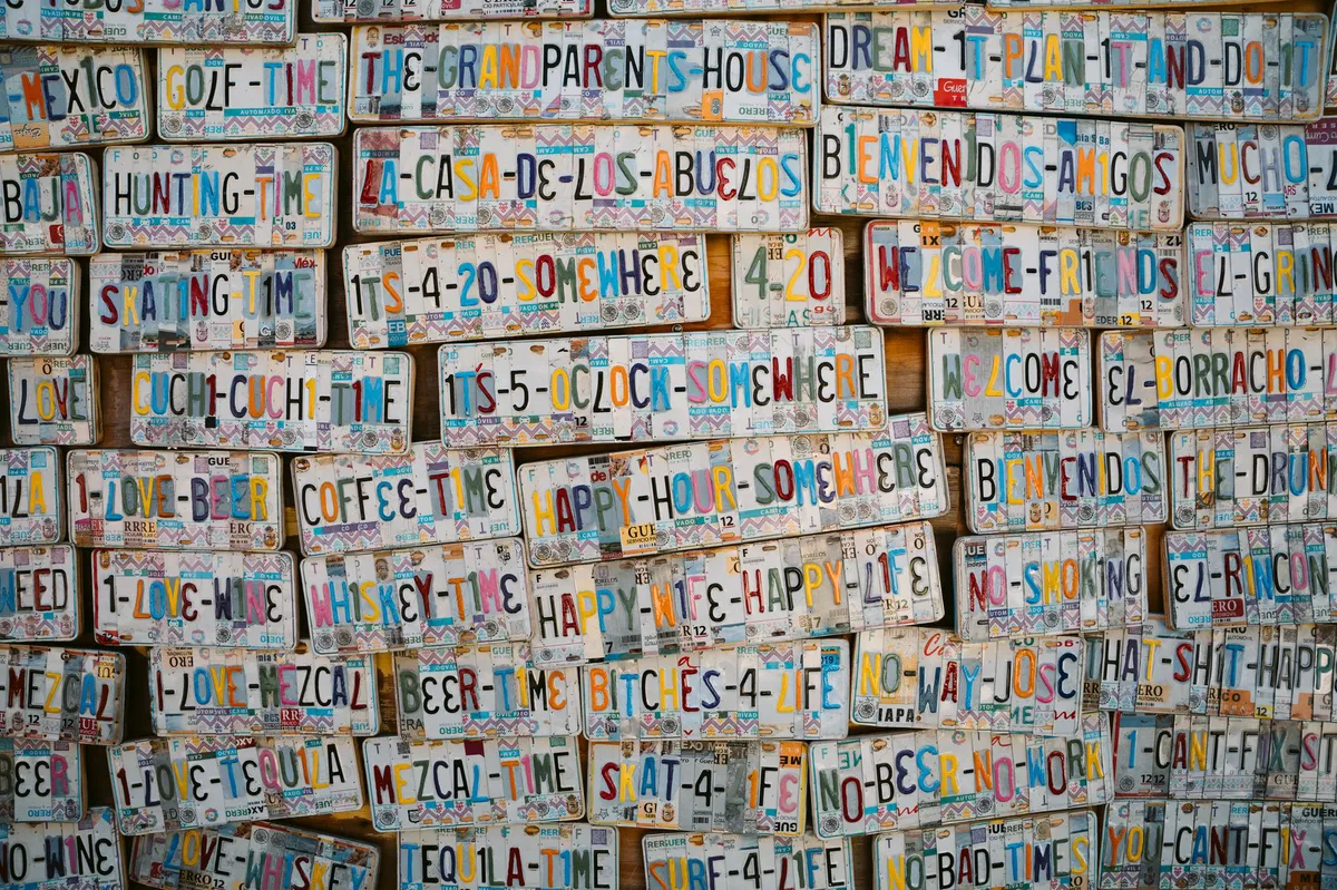 custom license plate display