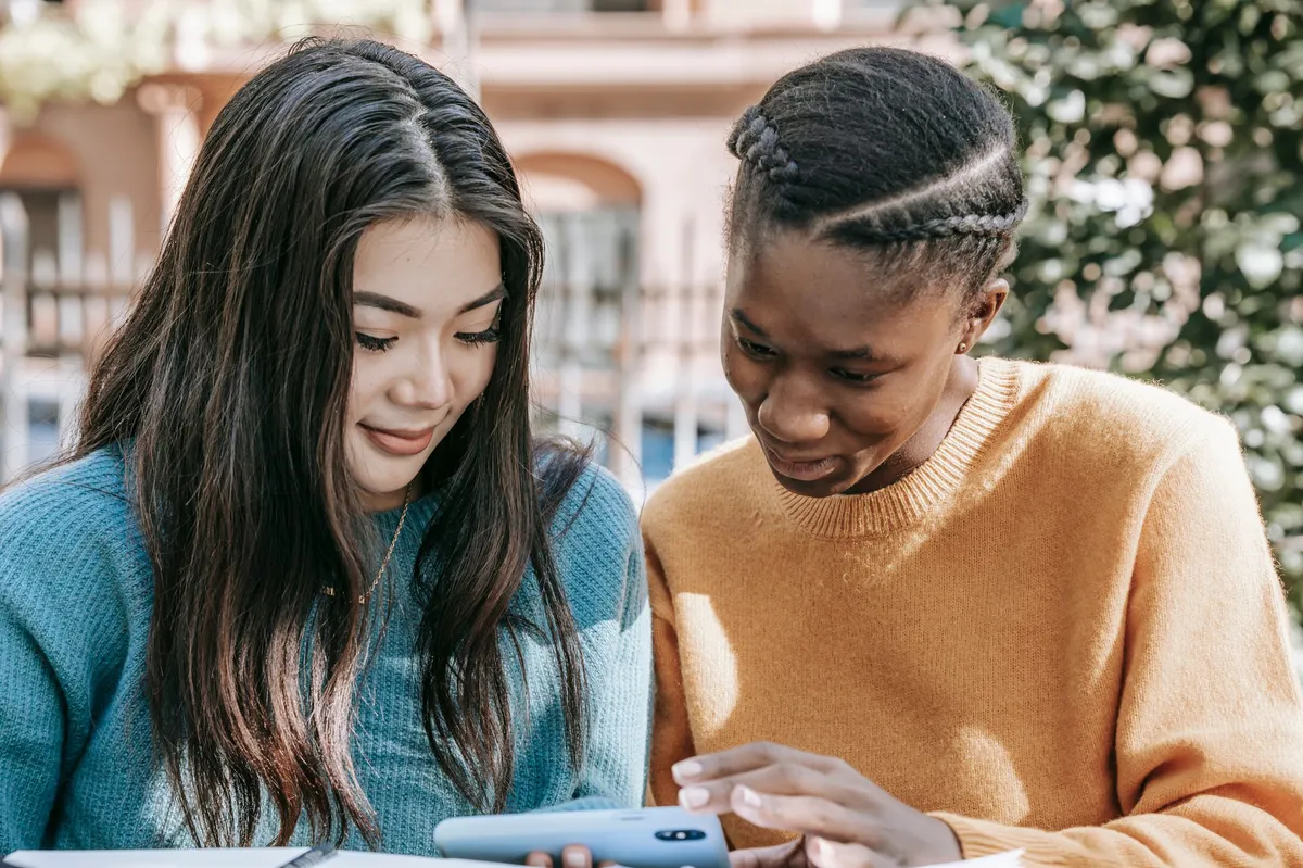 diverse online content sharing