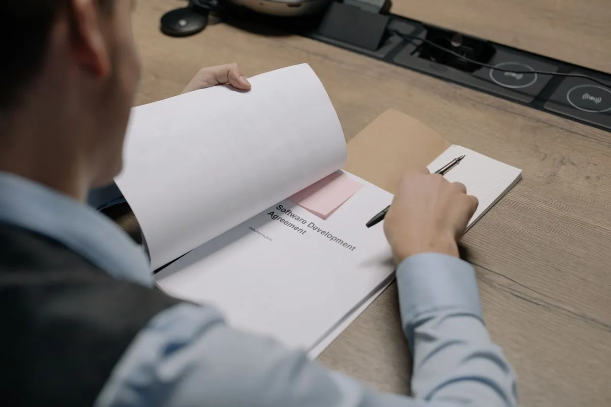 contract analysis software interface