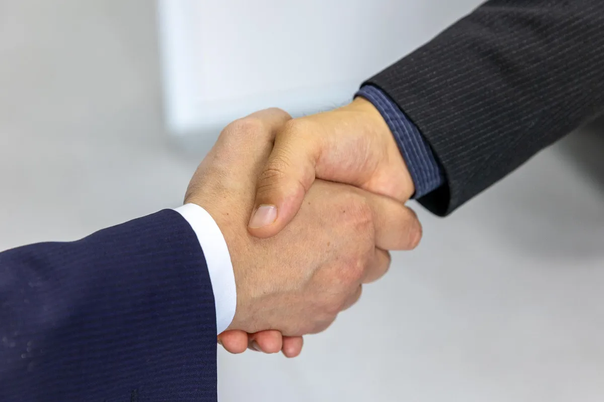 handshake business deal