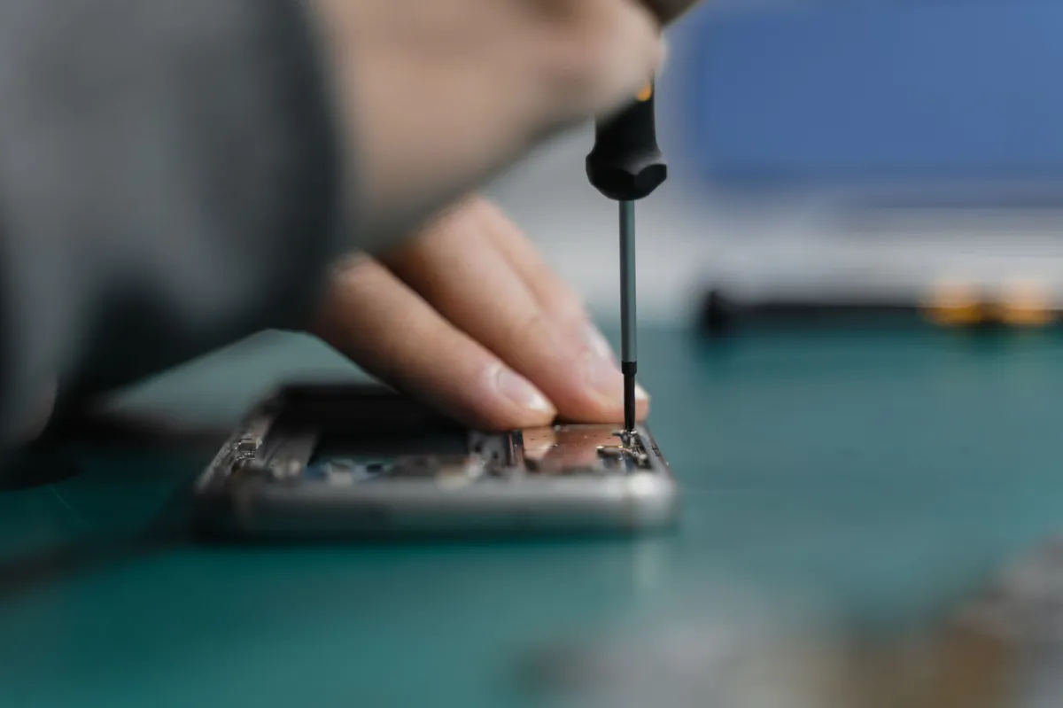 smartphone repair tools
