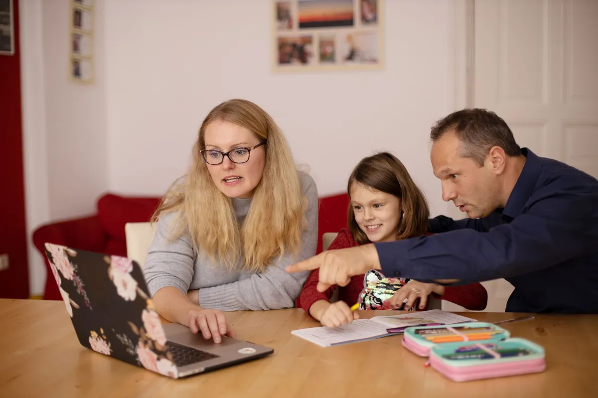 concerned parents with children online