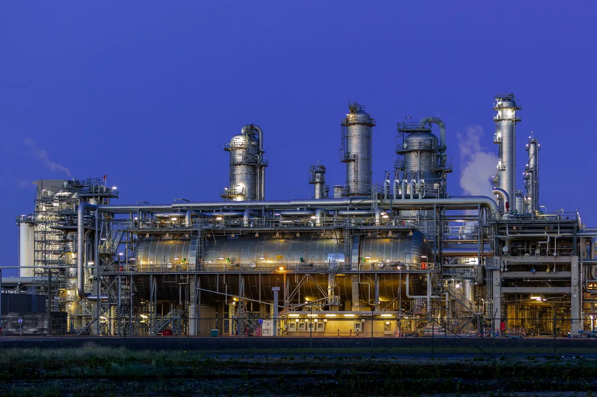 oil refinery exterior