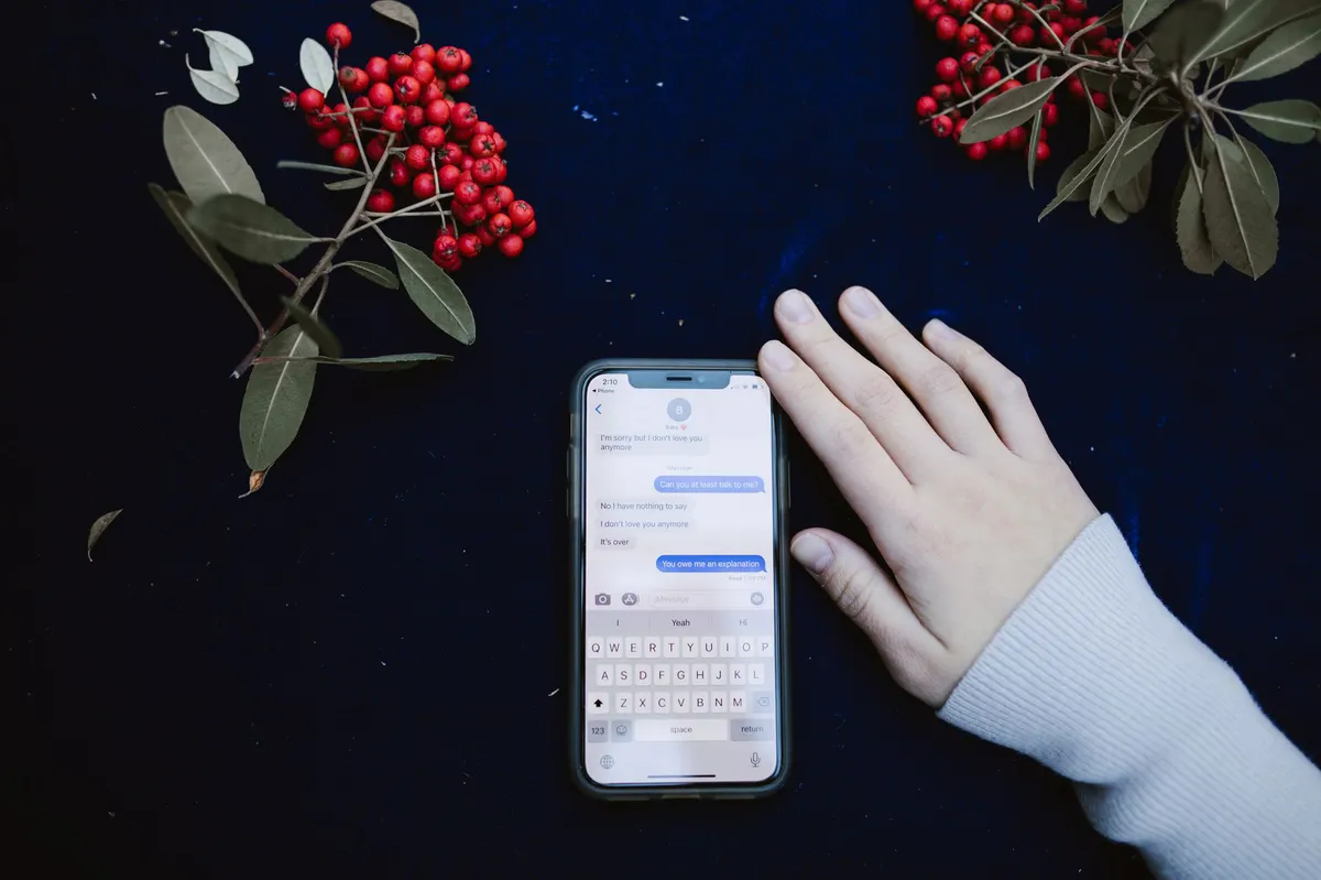 threatening texts on phone