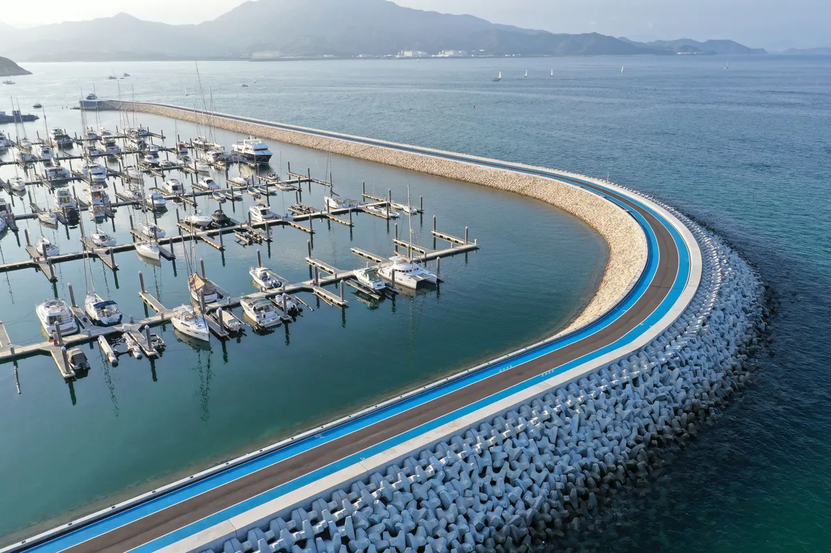 3D-printed seawall installation