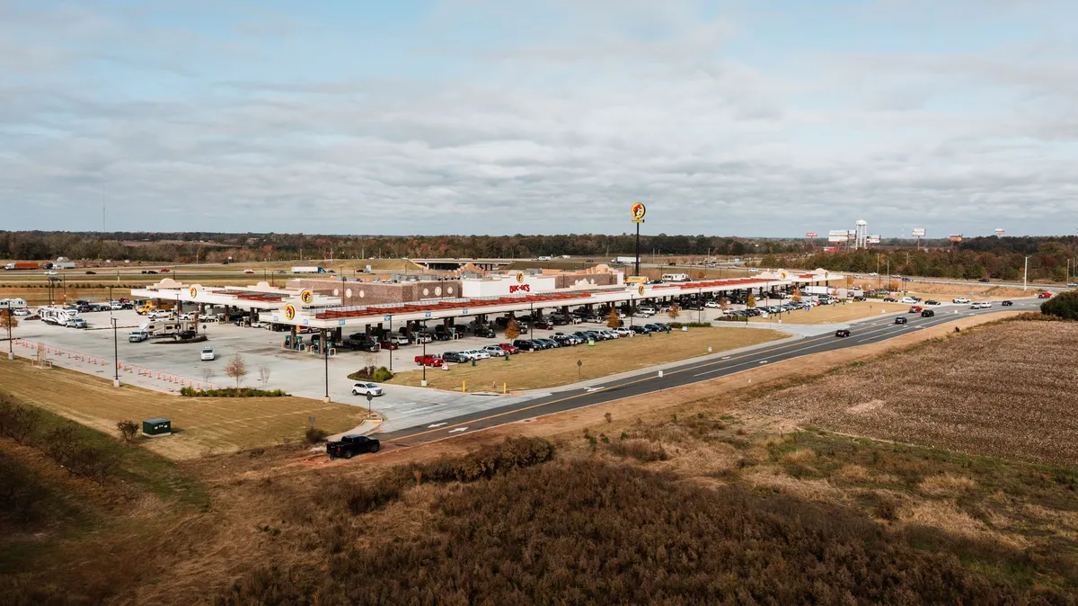 Buc-ee's store exterior