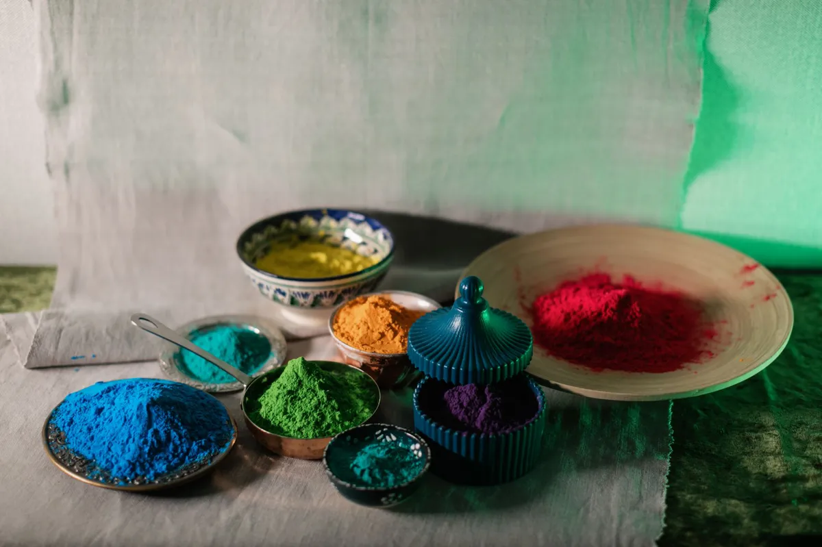 kratom powder in a bowl