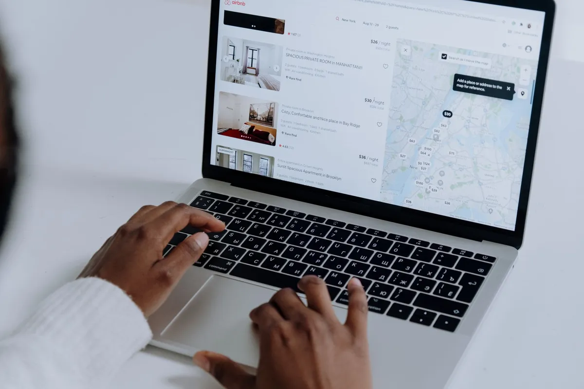 hotel booking website interface
