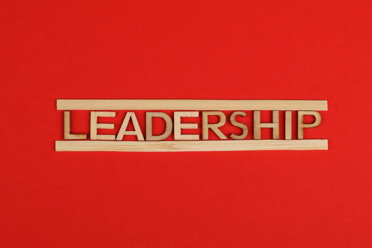 authoritarian leadership concept