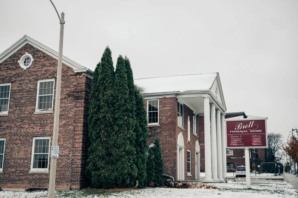 funeral home exterior