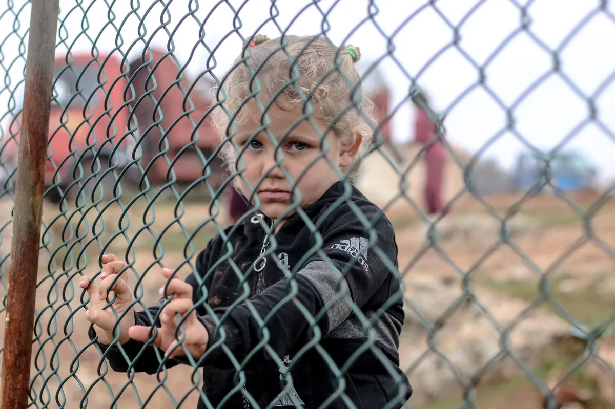 migrant crisis border fence