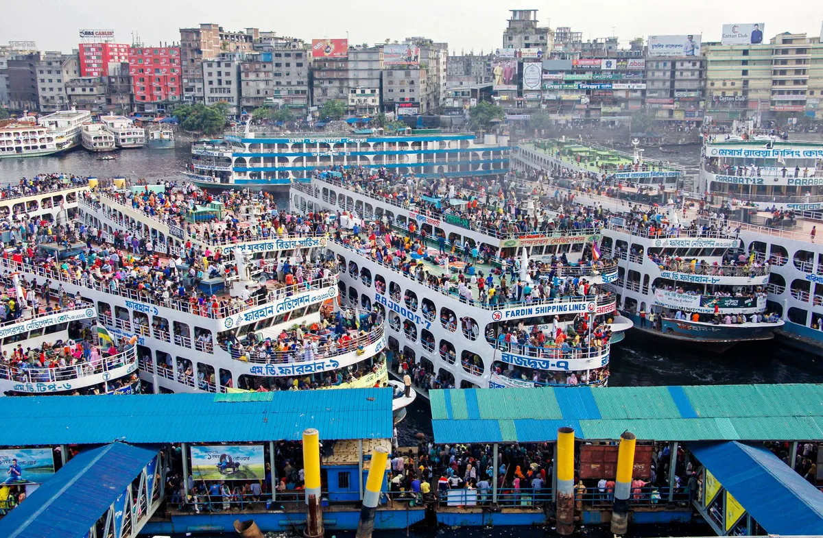 overcrowded migrant boats