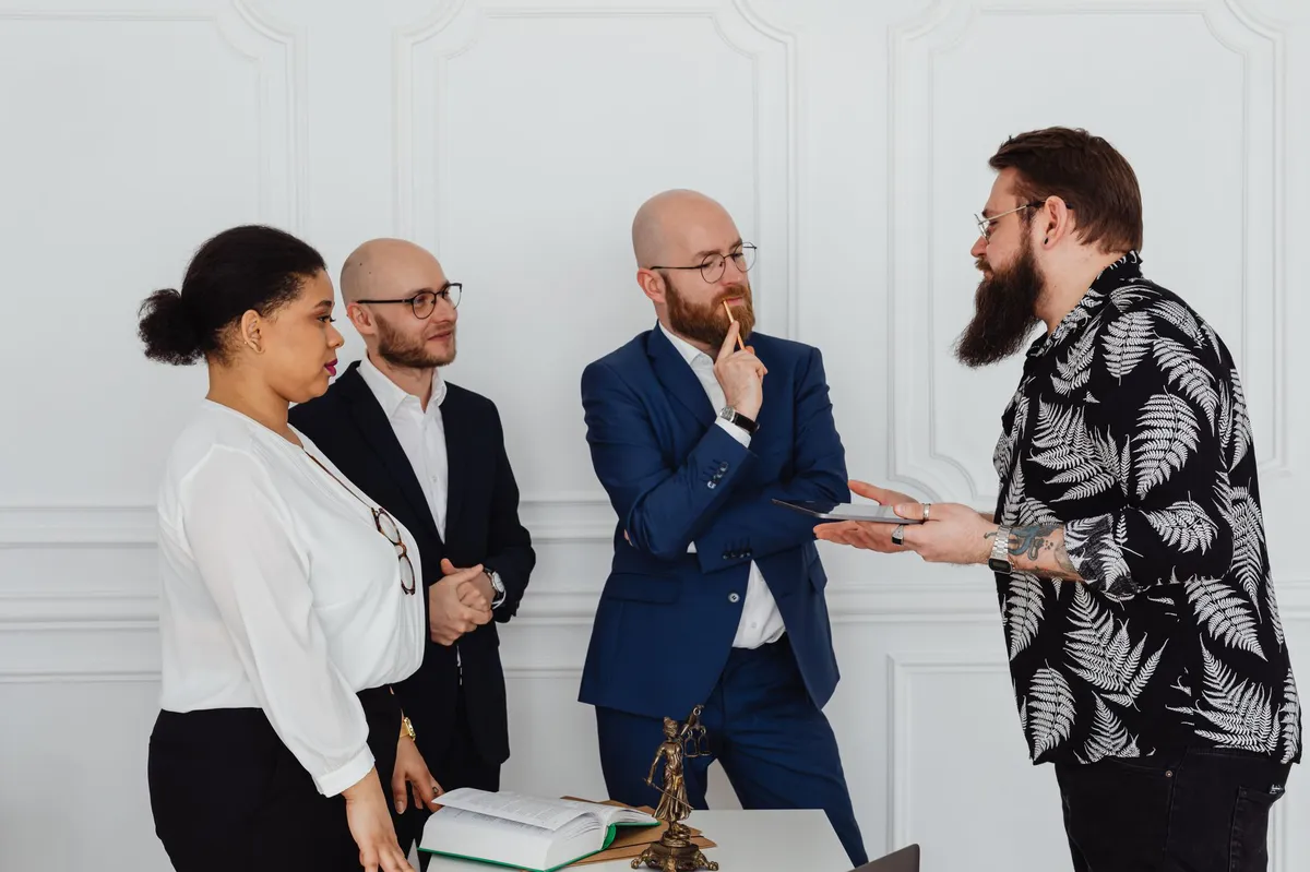 lawyer attire discussion