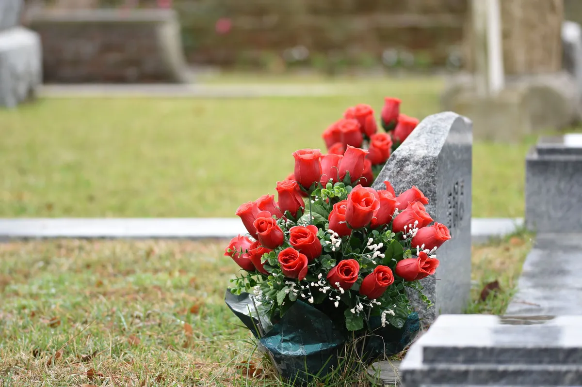 school memorial flowers