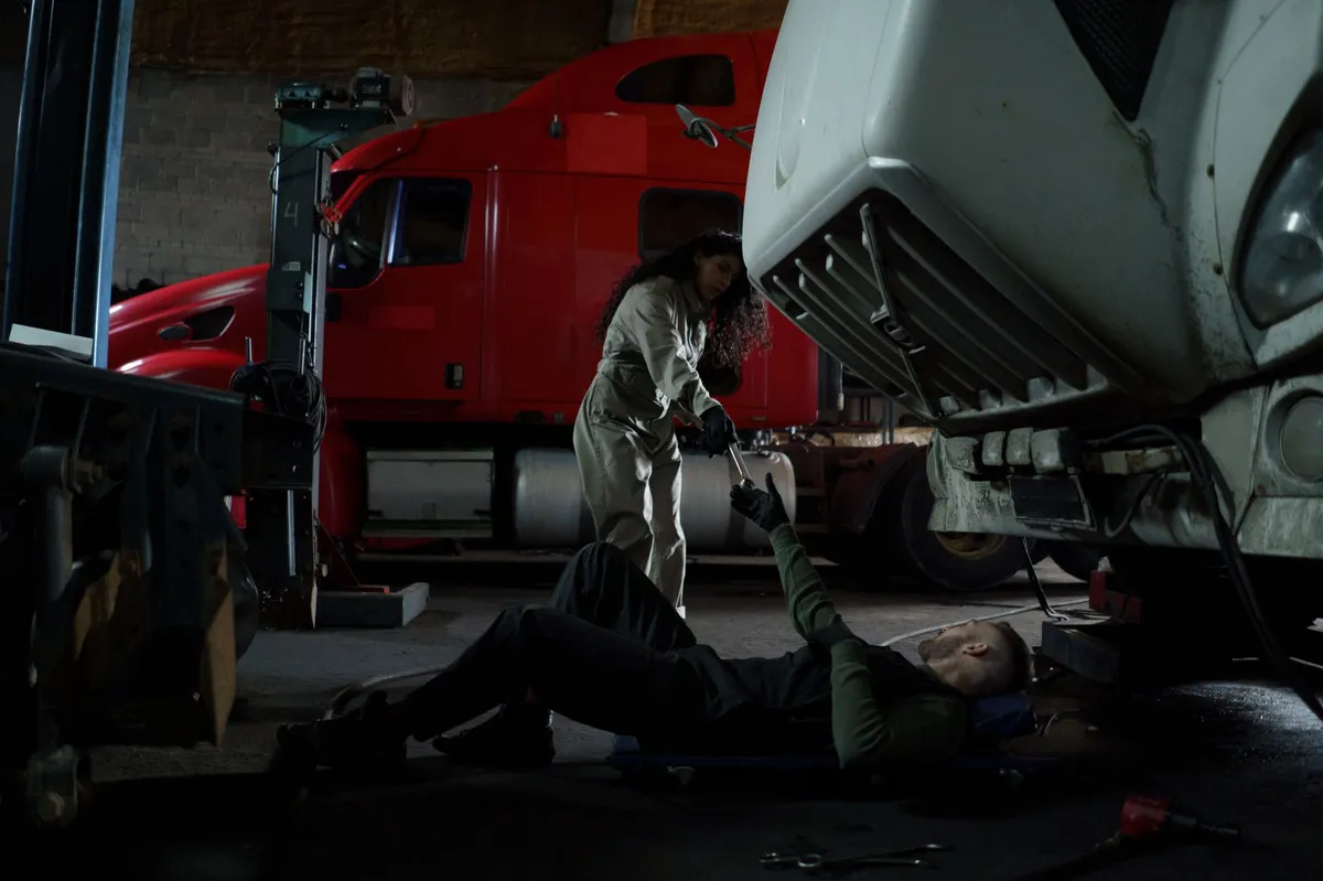 commercial truck mechanics