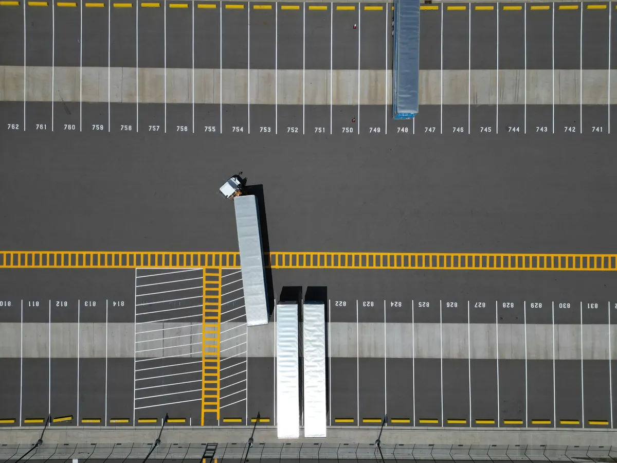 truck dispatcher office