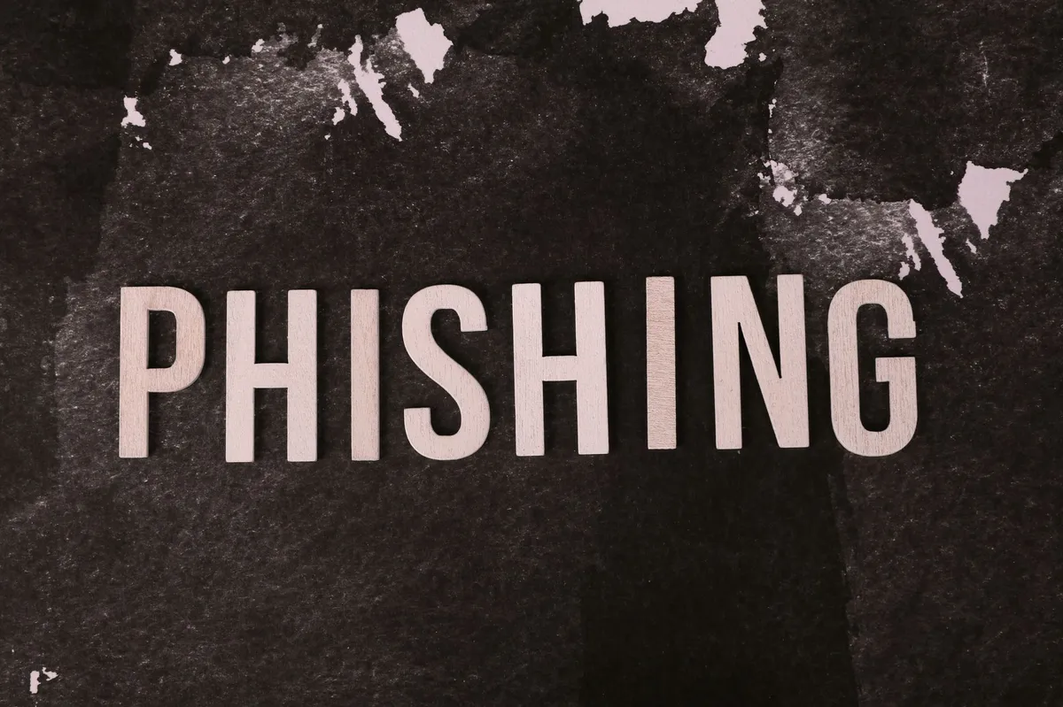 phishing email illustration