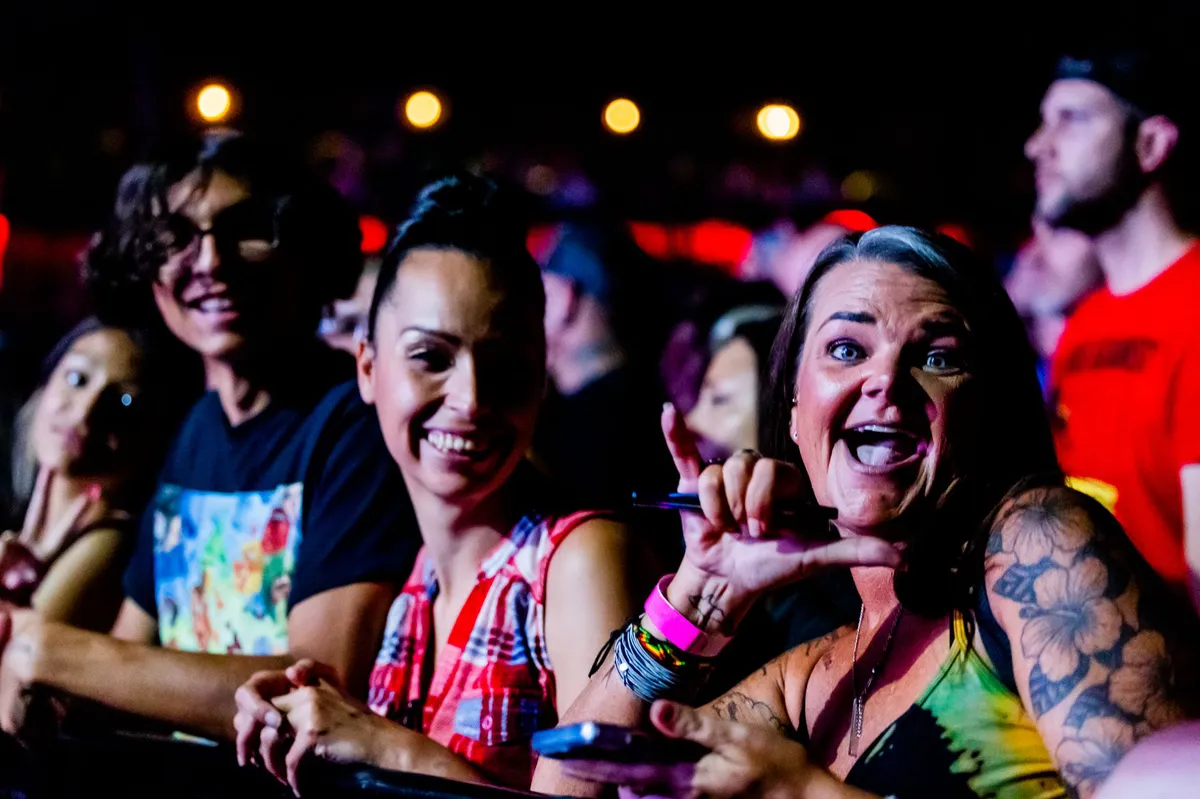 concert crowd cheering