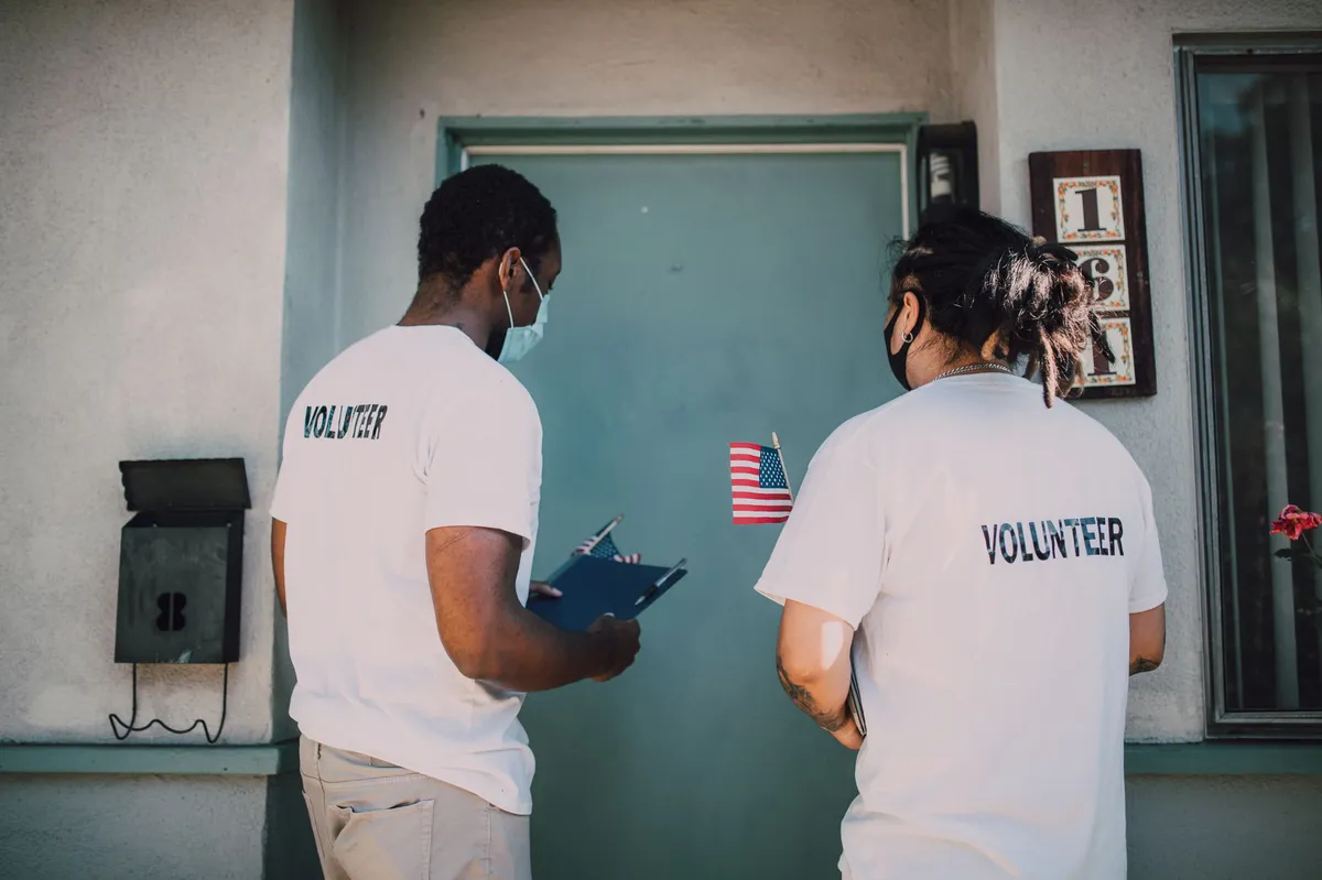 community service volunteer