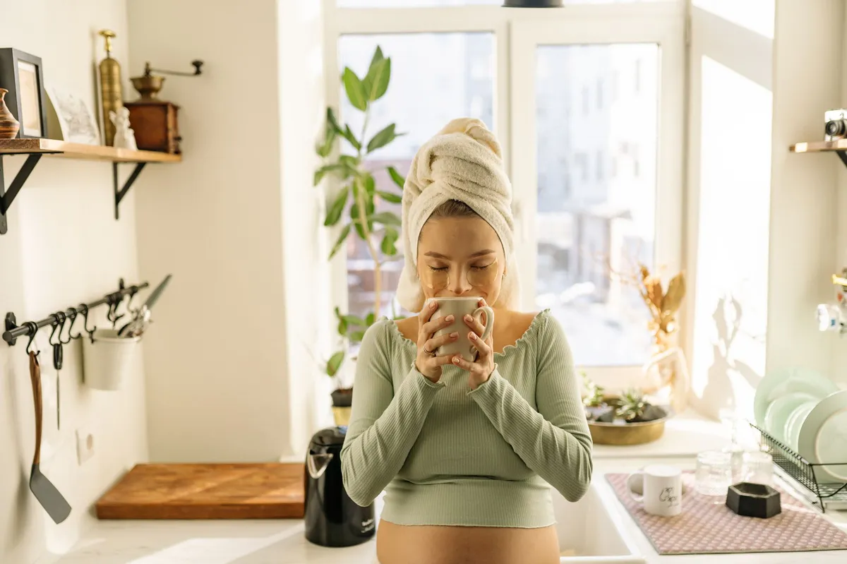 pregnant woman craving food